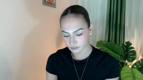 Snapshot of venus_sunrise07xx chatting on December 20, 2025, 2:07 am Venus Sunrise Bombshell online show from December 20, 2025, 2:07 am