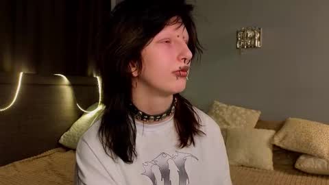 Erica online show from December 1, 2025, 8:14 pm