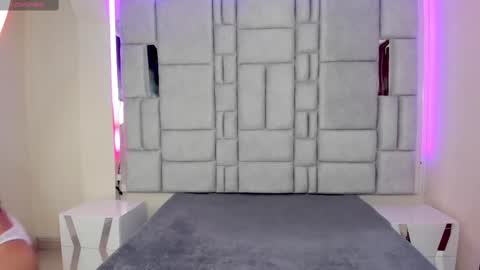 Domelipa  online show from March 7, 2025, 6:54 pm