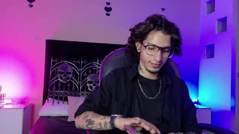 vergil_noir online show from June 3, 2026, 4:15 am
