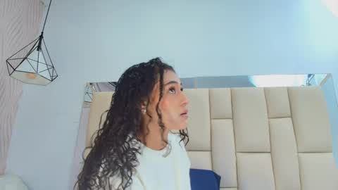 Vero online show from December 3, 2025, 12:03 pm