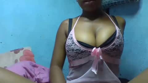 verolla31 online show from February 1, 2025, 4:33 pm