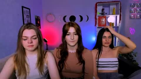 Ronni online show from April 16, 2026, 7:14 pm