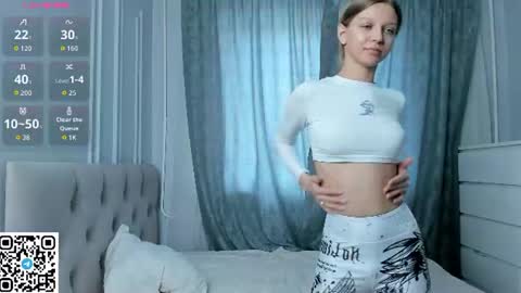 Snapshot of veronica_burns chatting on July 5, 2026, 12:23 pm Anny online show from July 5, 2026, 12:23 pm