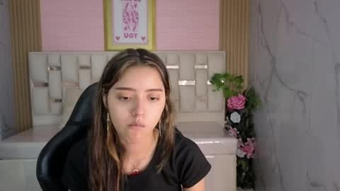 veronicaa_s online show from May 21, 2026, 8:38 pm