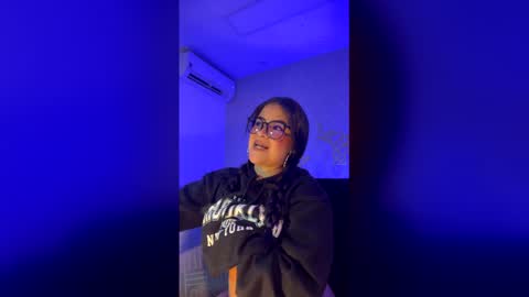 Snapshot of veronicabrown_xxx chatting on January 12, 2026, 4:39 am Vero online show from January 12, 2026, 4:39 am