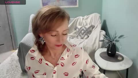 Helen online show from September 20, 2025, 6:03 am