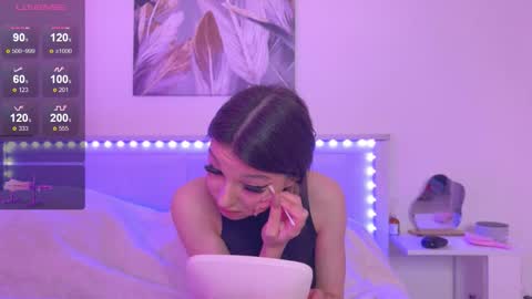 Vivi online show from October 7, 2025, 8:33 am