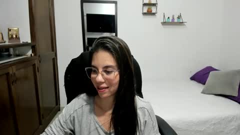 Veronica Miller online show from May 12, 2026, 2:19 am