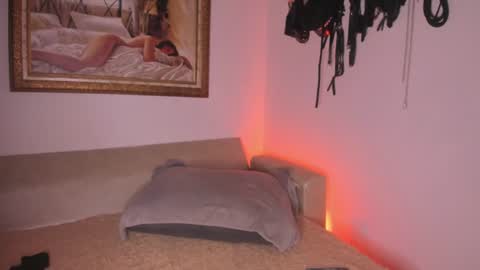 veronicasmith_os online show from June 27, 2026, 7:52 pm