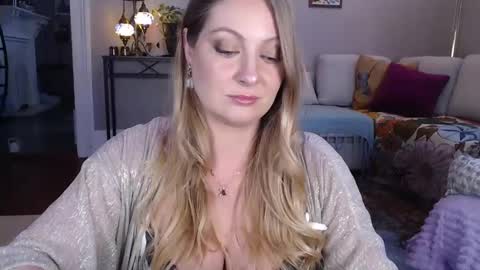 Veronica Weston online show from February 1, 2025, 8:26 pm