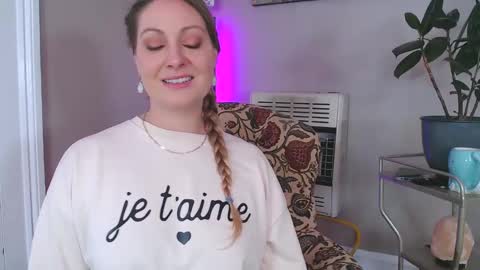 Veronica Weston online show from March 9, 2025, 3:38 pm