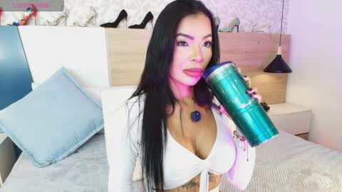 Veronikali online show from May 4, 2026, 8:05 pm