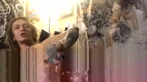 versaceballsack online show from December 18, 2025, 2:34 pm