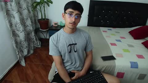 versatileguuy online show from September 17, 2025, 2:02 am