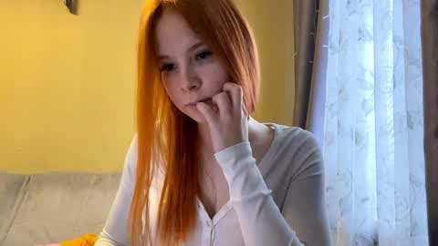 Snapshot of vertiegartrell chatting on May 17, 2026, 10:22 am Lina online show from May 17, 2026, 10:22 am