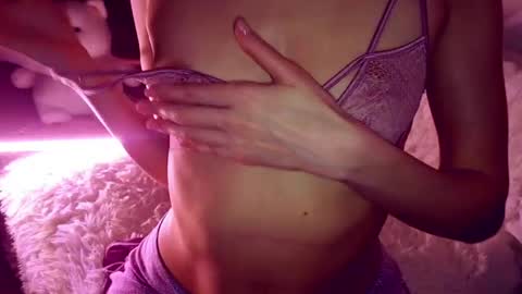 very_satrange_things online show from April 16, 2026, 12:22 am