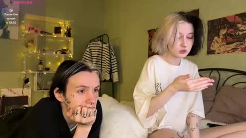 veryraretwins online show from October 5, 2025, 10:40 pm