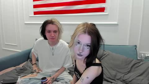 veryraretwins online show from June 1, 2026, 7:43 am