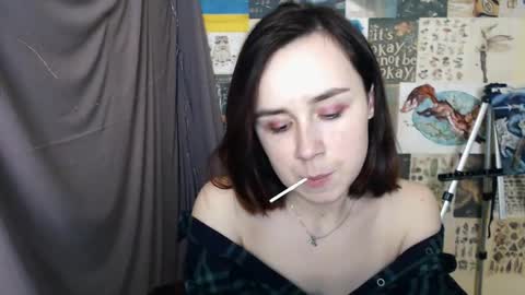 veryveryvery_shy online show from January 28, 2025, 9:51 am