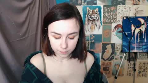 veryveryvery_shy online show from February 19, 2025, 9:50 am