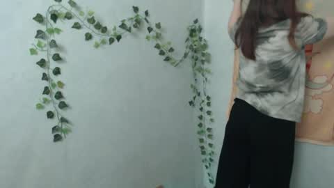 veryveryvery_shy online show from April 1, 2026, 5:19 am