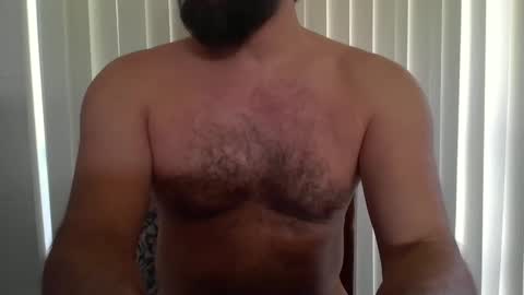 vesturelove online show from October 1, 2025, 5:41 pm