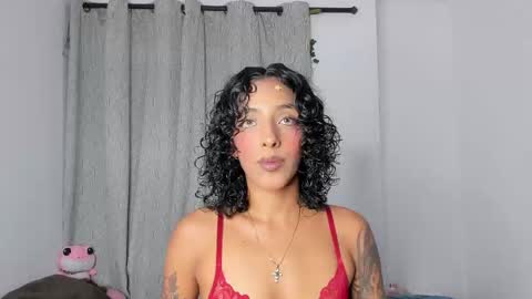 Snapshot of vianka_millerxxx chatting on November 17, 2025, 11:54 pm Vianka online show from November 17, 2025, 11:54 pm