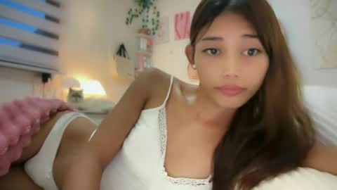 Snapshot of viashinn chatting on August 8, 2026, 9:17 pm via online show from August 8, 2026, 9:17 pm