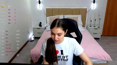 vibetwinkle online show from May 12, 2026, 8:11 am