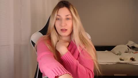 Snapshot of vibezgirl chatting on December 8, 2024, 7:54 pm Amelia online show from December 8, 2024, 7:54 pm