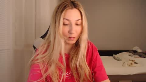 Snapshot of vibezgirl chatting on December 16, 2024, 6:27 pm Amelia online show from December 16, 2024, 6:27 pm