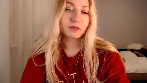 Snapshot of vibezgirl chatting on March 10, 2025, 8:34 pm Amelia online show from March 10, 2025, 8:34 pm