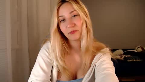 Snapshot of vibezgirl chatting on September 21, 2025, 7:59 pm Amelia online show from September 21, 2025, 7:59 pm