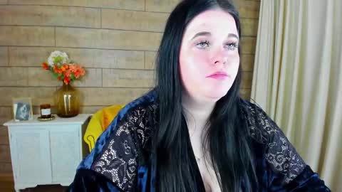 Snapshot of vickibrooks chatting on February 9, 2025, 2:29 pm VickiBrooks online show from February 9, 2025, 2:29 pm