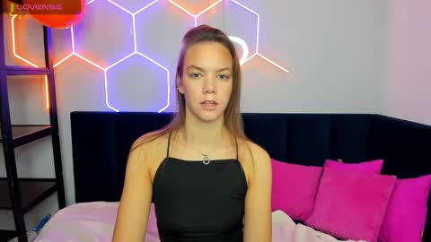 vickie_smith online show from October 14, 2025, 1:28 am