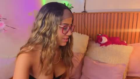 Snapshot of vicky_bass chatting on October 3, 2025, 8:28 pm VICTORIA online show from October 3, 2025, 8:28 pm