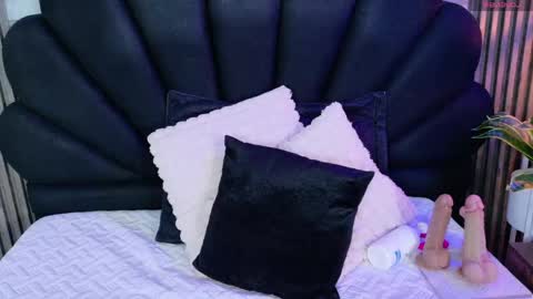 vicky_lopezz_ online show from May 16, 2026, 2:19 am