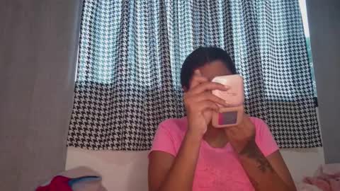 vickyhm22 online show from September 27, 2025, 10:42 am