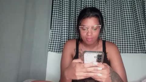 vickyhm22 online show from October 2, 2025, 2:51 am