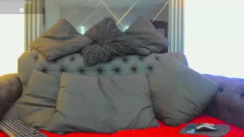 Vicky online show from June 19, 2026, 8:12 pm