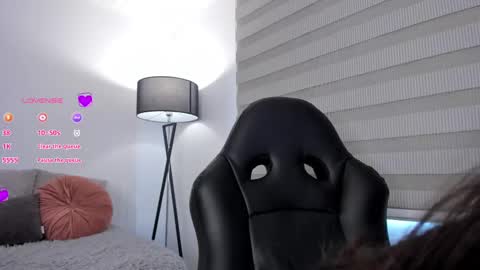 Victoria  online show from February 16, 2025, 4:21 pm