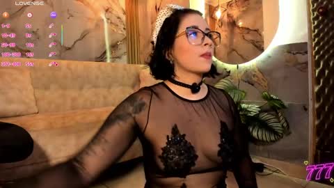 Victoria Coopeer online show from May 17, 2026, 8:05 pm