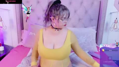 victoria_cherry_ online show from May 12, 2026, 11:18 am
