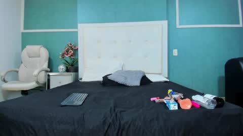 Snapshot of victoria_cutee chatting on April 23, 2026, 4:31 pm online show from April 23, 2026, 4:31 pm
