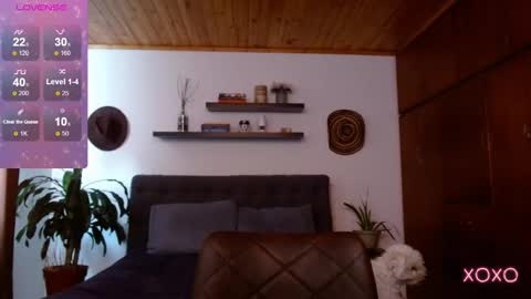 VICTORIA MARTELO online show from January 6, 2025, 6:31 pm