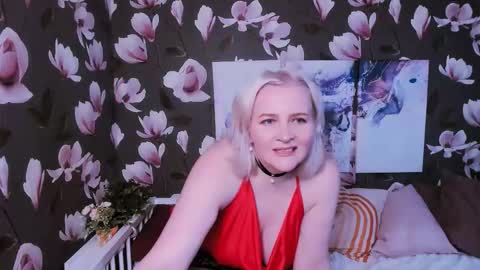 Snapshot of victoria_notti chatting on February 17, 2026, 3:29 pm Violett online show from February 17, 2026, 3:29 pm