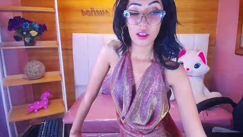 Victoria  online show from February 8, 2025, 5:08 pm
