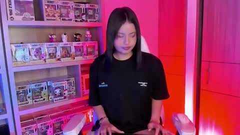 Victoria online show from November 30, 2025, 3:21 am