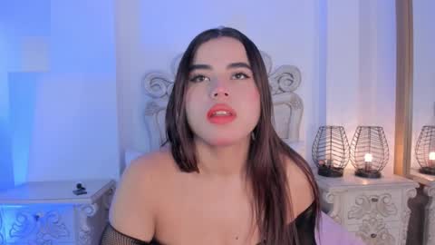 Snapshot of victoria_vallejo chatting on December 10, 2024, 11:32 am victoria online show from December 10, 2024, 11:32 am